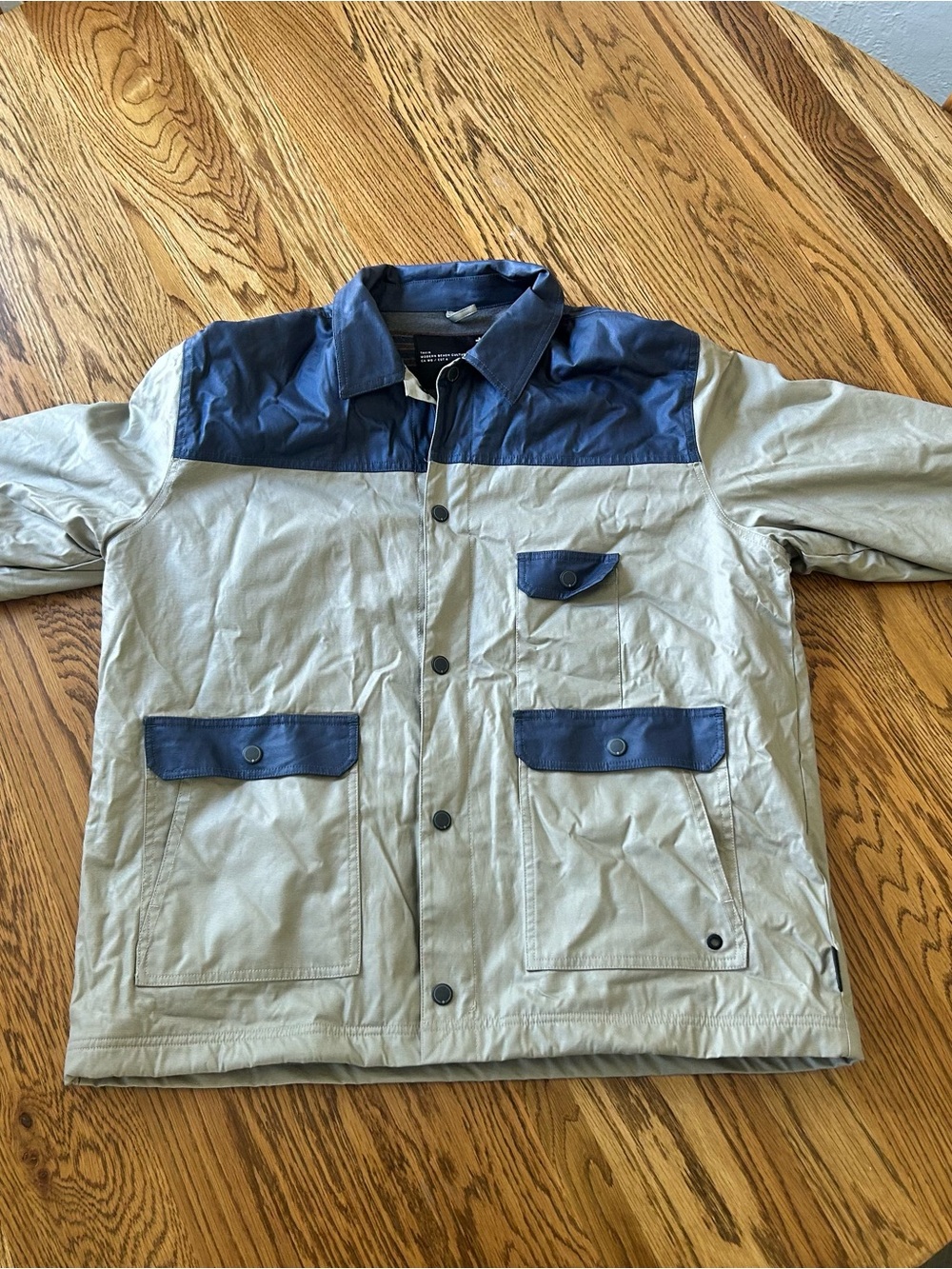 Tavik Two-Tone Jacket in Light Gray and Navy
